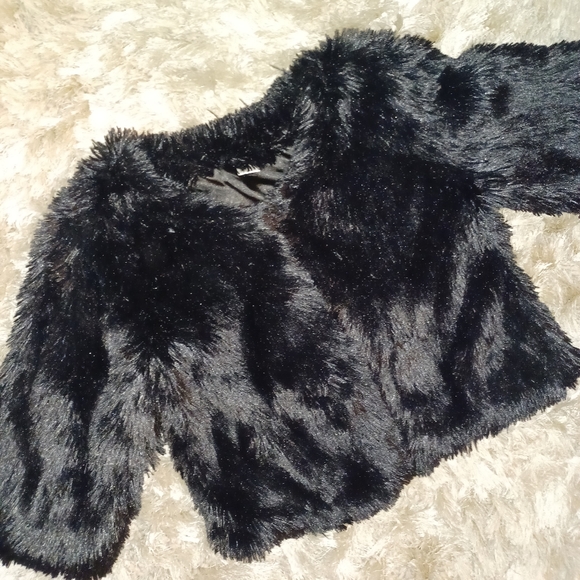 L/Xl Black faux fur Jacket - Picture 2 of 7